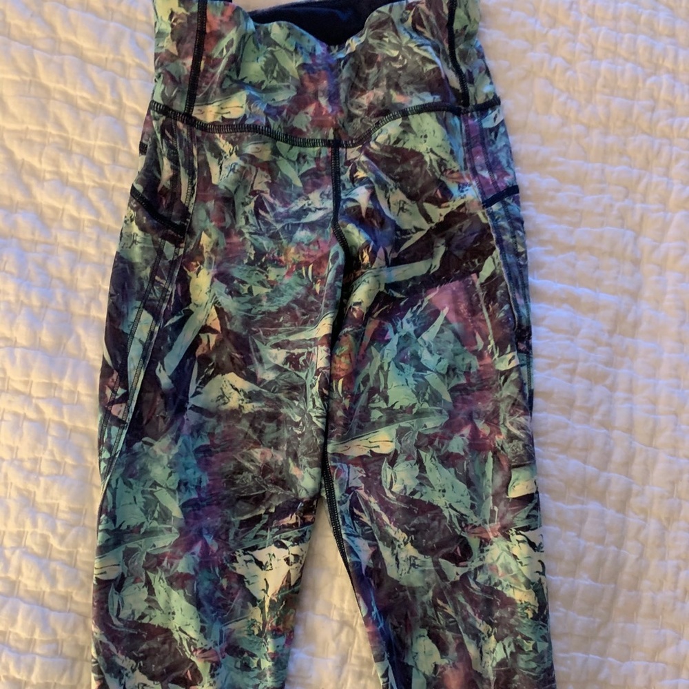 Lululemon cropped pants size 4